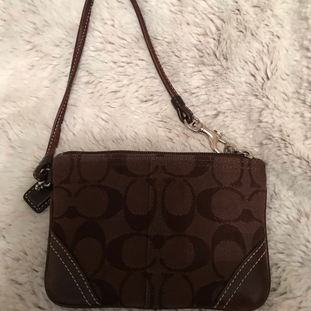 Coach wristlet - Picture 2 of 4